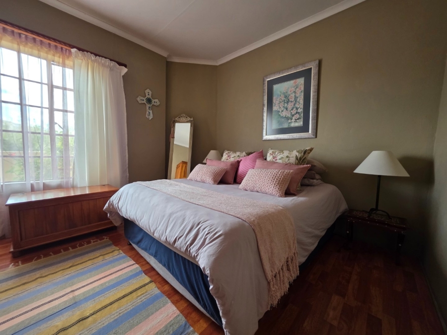 6 Bedroom Property for Sale in Olifantsnek North West